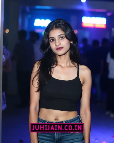 Sexy Independent Escort Bangalore posing confidently